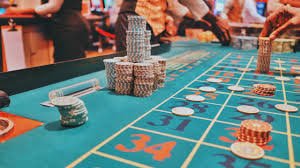 Studio live dealer tuanslot88 dengan multiple camera angles untuk permainan casino